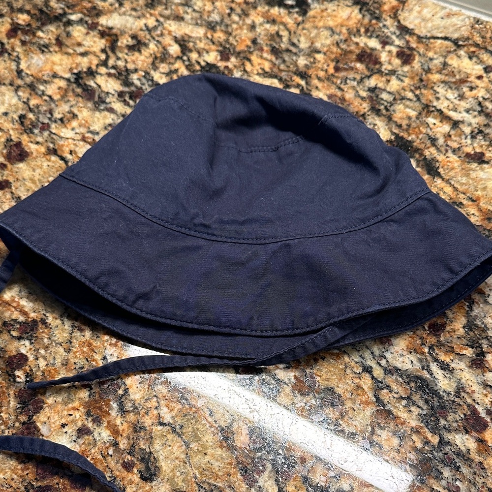 H&M Kids Dark Navy Bucket Hat with Chin Ties